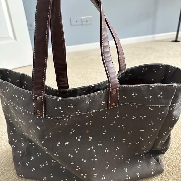 Maika Gray Tote with White Dots - Picture 4 of 4